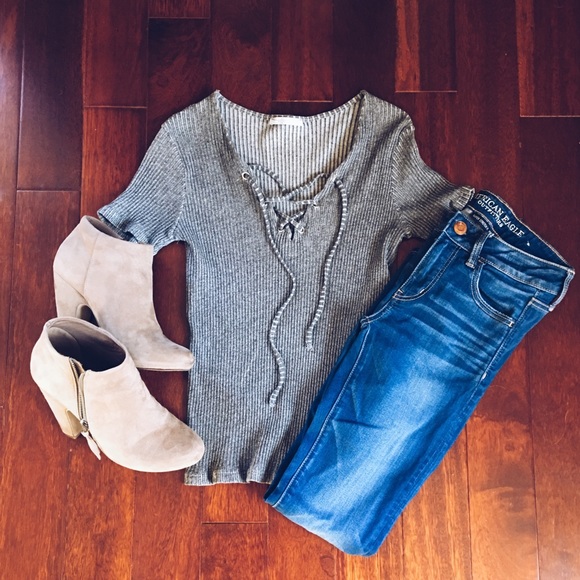 Zara Tops - Zara lace up top